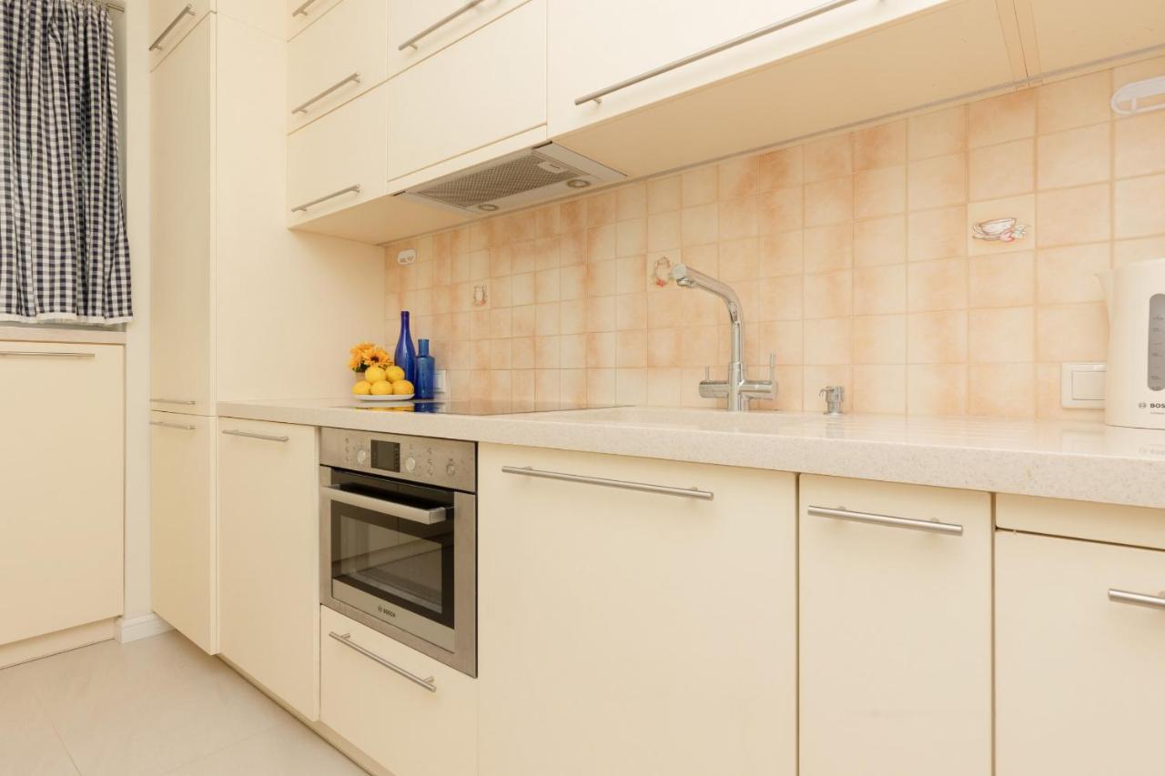 Center Zurawia By Renters Appartamento *